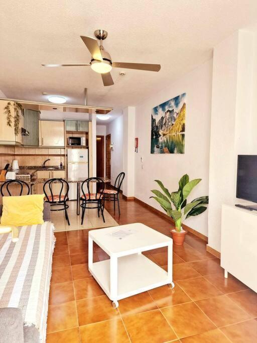 Comfortable Centrally Located Apartment Playa Feñabe Bagian luar foto