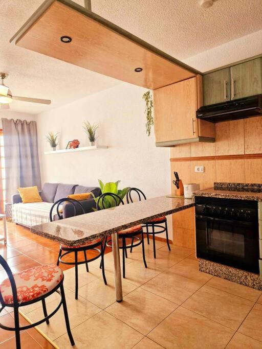 Comfortable Centrally Located Apartment Playa Feñabe Bagian luar foto